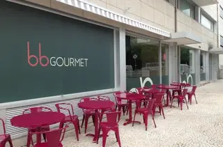 Interior e pratos do bbGourmet antas em Porto, Porto (3)