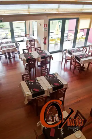 Interior e pratos do Caldeiras & Vulcões em Povoação, (Açores), ( S. Miguel) Vila Franca do Campo (4)
