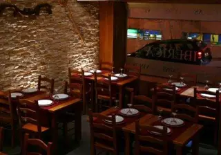 Interior e pratos do Taberna Ibérica em Lisboa, Lisboa (8)
