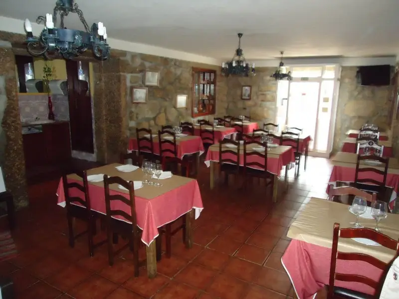 Interior e pratos do Rola Este em Braga, Póvoa de Lanhoso (3)