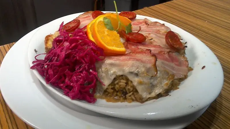 Interior e pratos do Bacalhau à Narcisa em Braga, Braga (4)