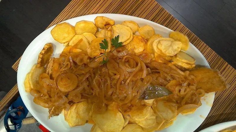Interior e pratos do Bacalhau à Narcisa em Braga, Braga (11)