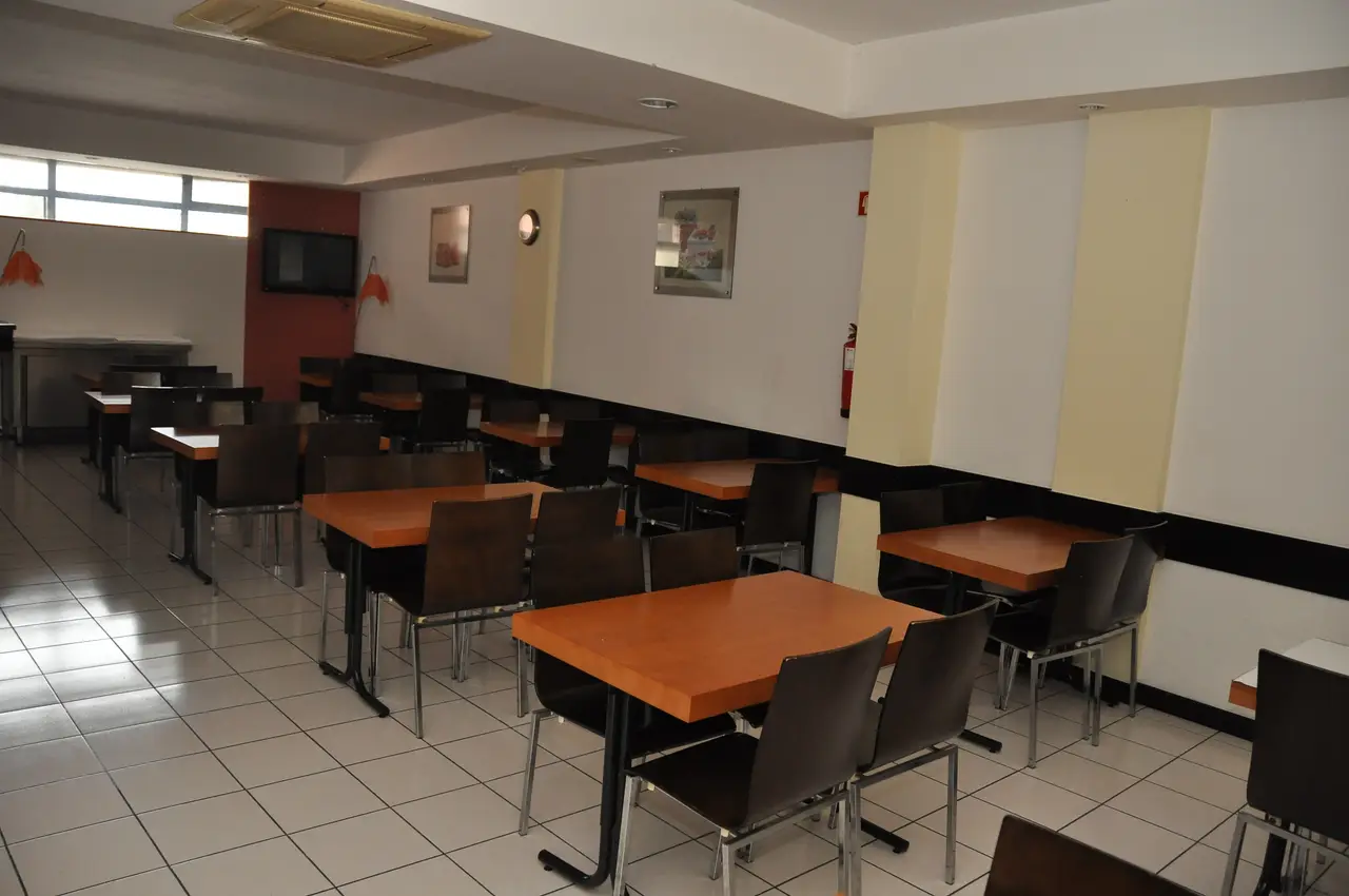 Interior e pratos do Manjar das Francesinhas em Braga, Braga (12)