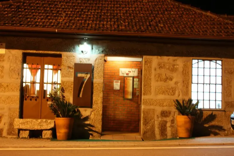 Interior e pratos do Adega Regional 7 Olhinhos em Guimarães, Vizela (11)