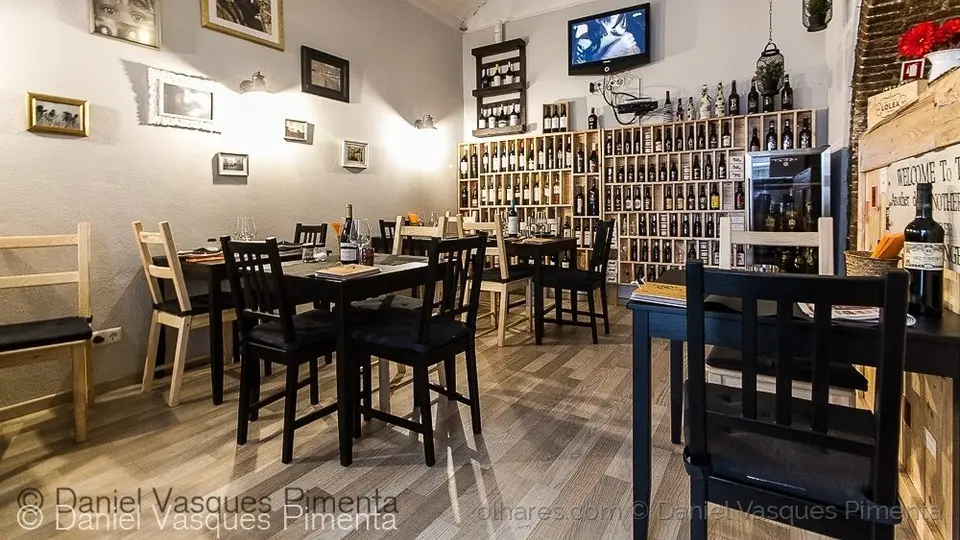 Interior e pratos do TascaTosca Gourmet em Évora, Mindelo (5)