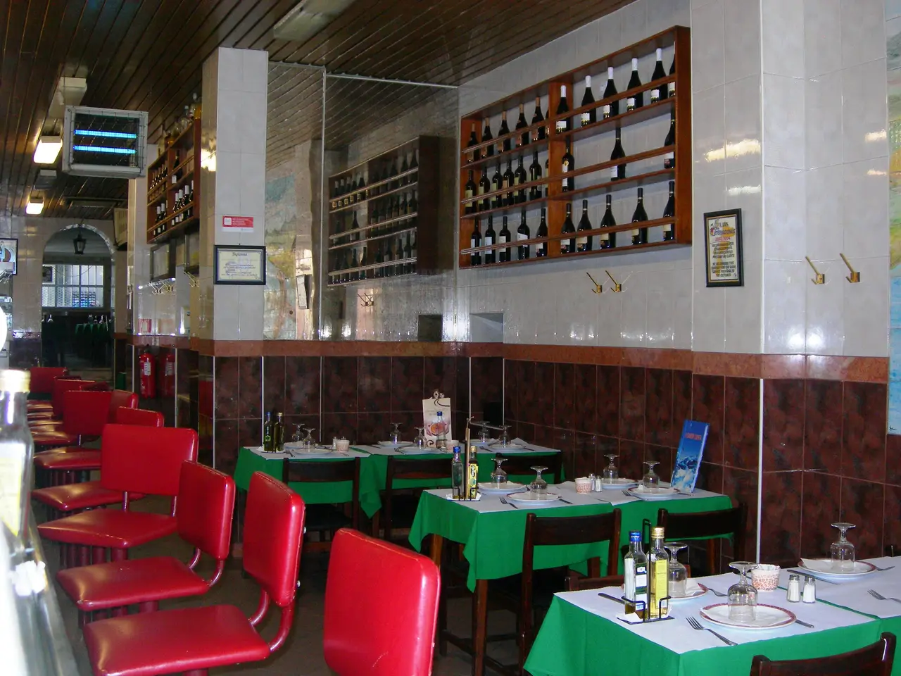 Interior e pratos do Cervejaria A Lontra em Lisboa, Lisboa (5)