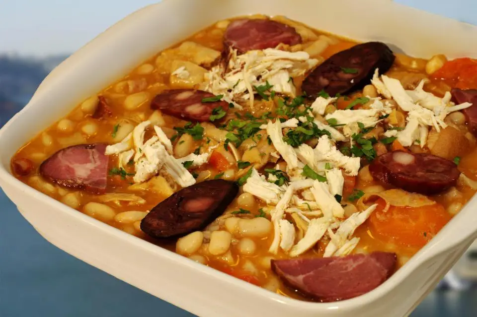 Interior e pratos do Tripeiro em Porto, Porto (2)