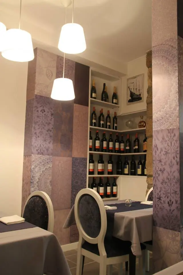Interior e pratos do Portugandhi em Porto, Porto (5)