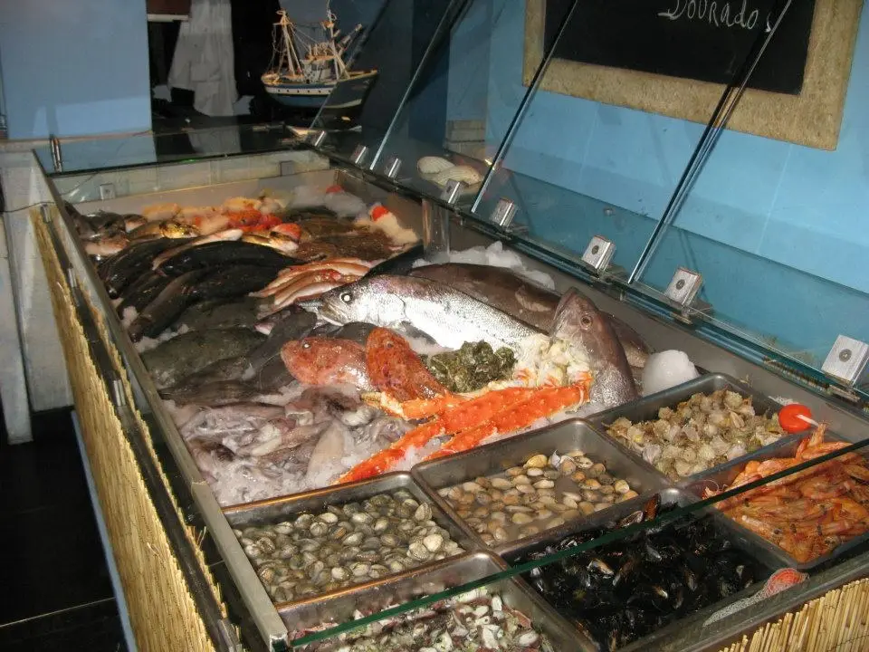 Interior e pratos do Clube do Peixe em Lisboa, Lisboa (3)