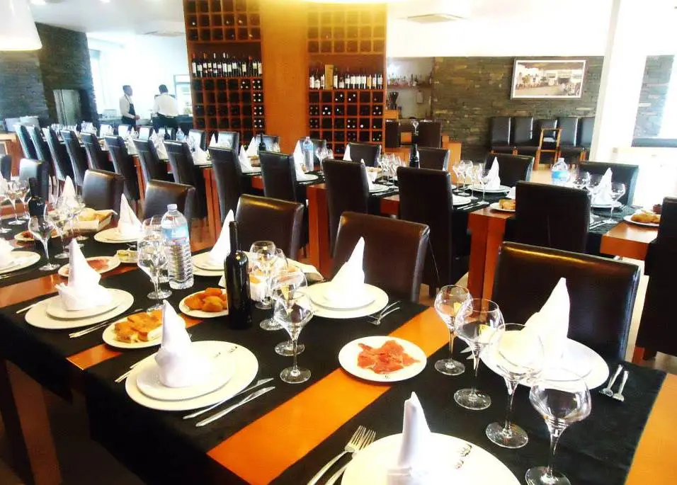 Interior e pratos do A Viúva em Vila Real, Vila Real (3)