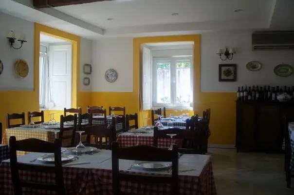 Interior e pratos do Águas Livres em Lisboa, Lisboa (8)