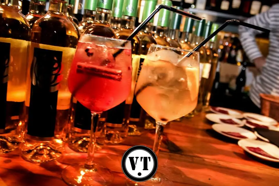 Interior e pratos do VT Tapas & Gins em Vila Nova de Gaia, Porto (9)