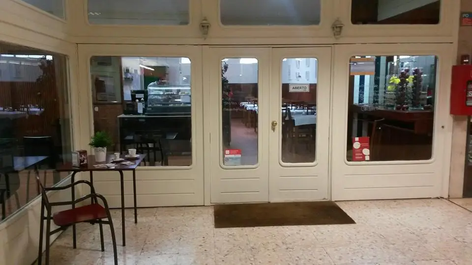 Interior e pratos do Maria Feijão em Porto, Porto (7)