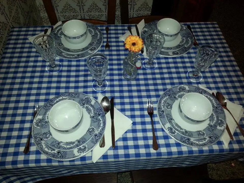 Interior e pratos do Pensão das Tapas em Porto, Maia (7)
