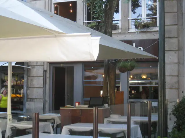 Interior e pratos do Avenida Restaurante em Porto, Porto (9)
