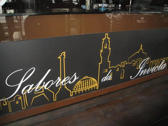 Interior e pratos do Sabores da Invicta em Porto, Porto (8)