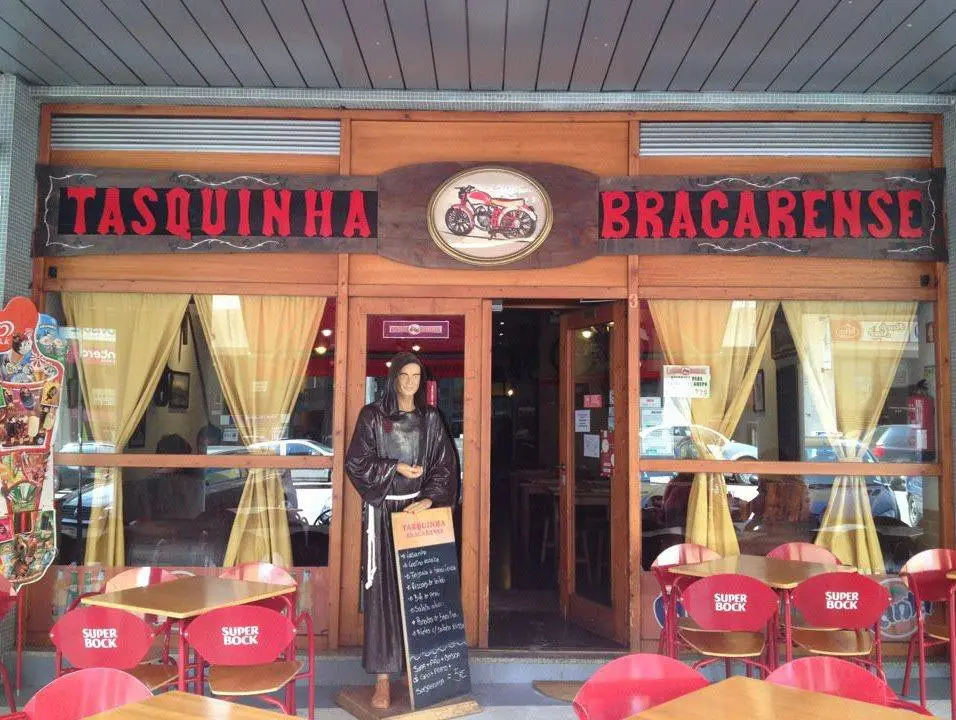 Interior e pratos do Tasquinha Bracarense em Braga, Braga (8)