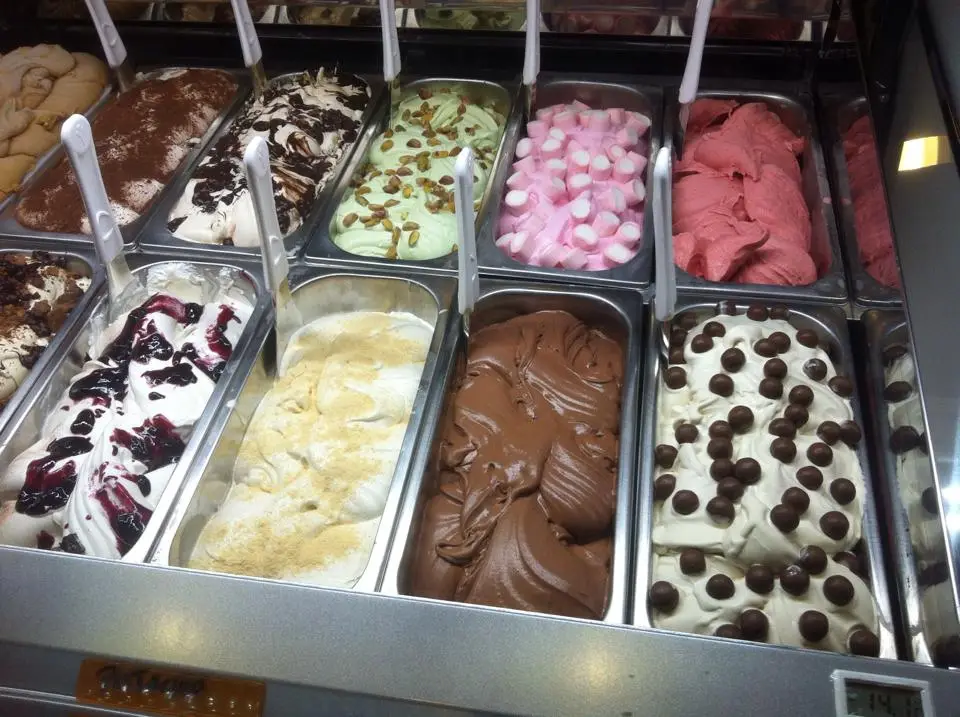 Interior e pratos do Hamburgueria DeGema Lamaçães em Braga, Braga (6)