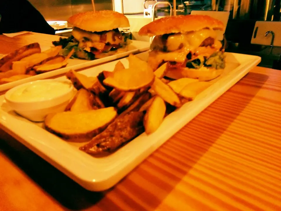 Interior e pratos do Letraria - Brewpub em Vila Verde, Amares (11)