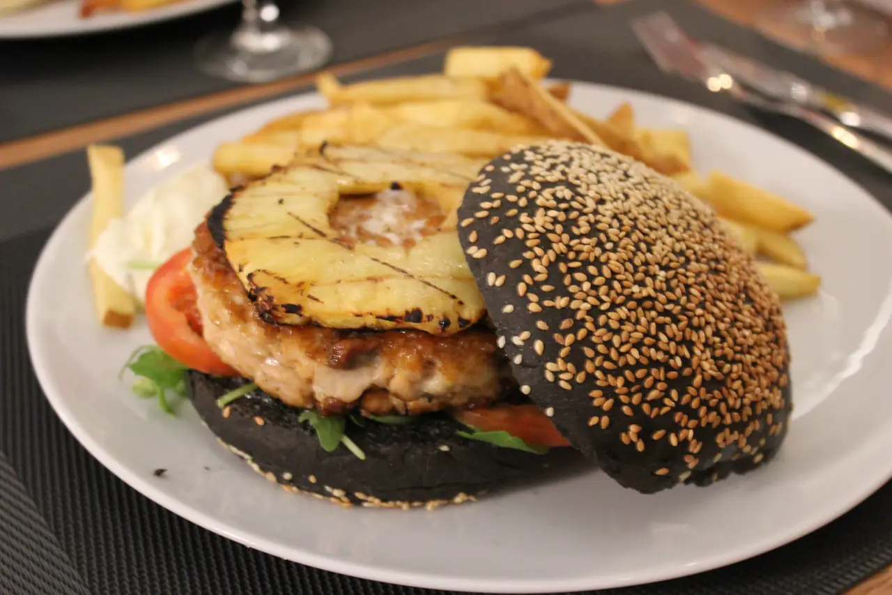 Interior e pratos do Hamburgueria do Chef em Sintra, Sintra (4)