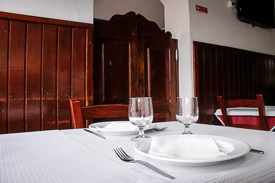 Interior e pratos do A Caravela em Gois, Góis (6)