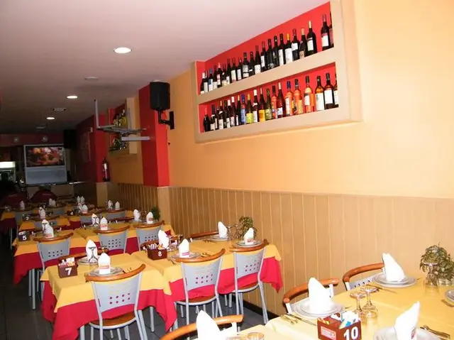 Interior e pratos do Culinárias Tropical em Braga, Braga (8)