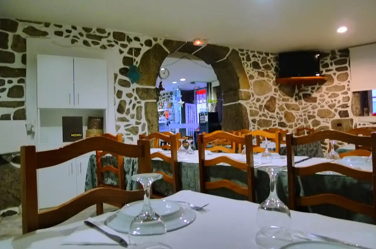 Interior e pratos do Taberna Portuguesa em Braga, Braga (6)