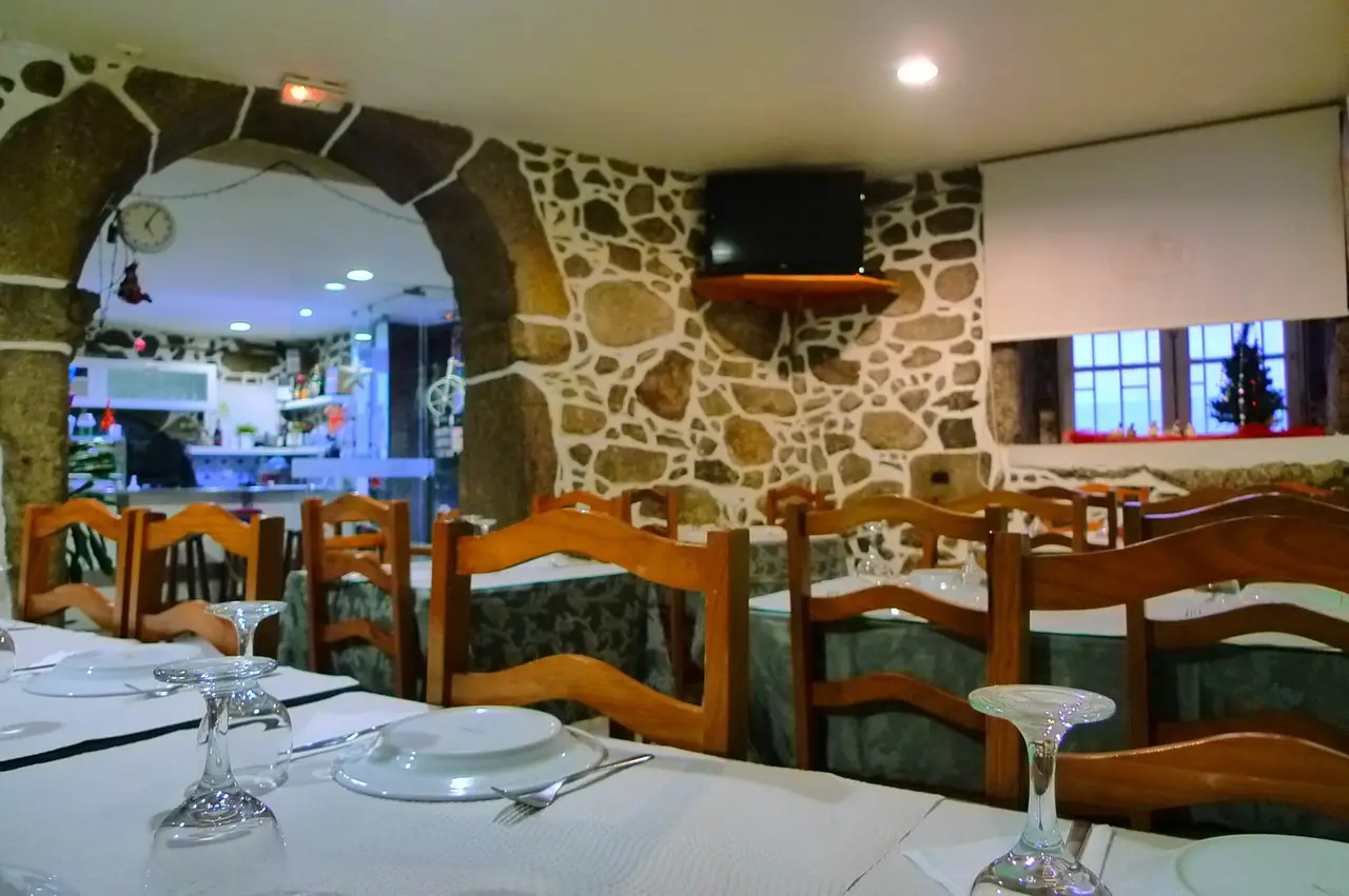Interior e pratos do Taberna Portuguesa em Braga, Braga (2)