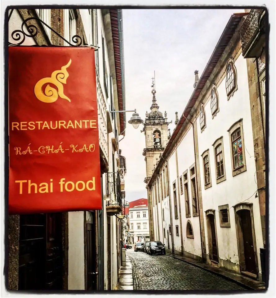 Interior e pratos do Rá-Chá-Kao em Braga, Mindelo (11)