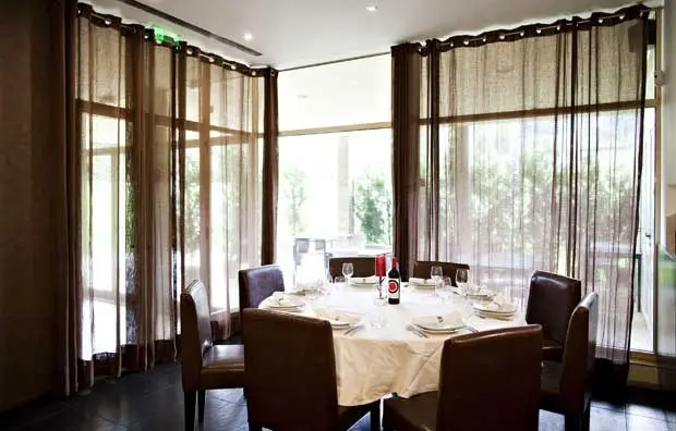Interior e pratos do Prós & Contras em Guimarães, Fafe (7)