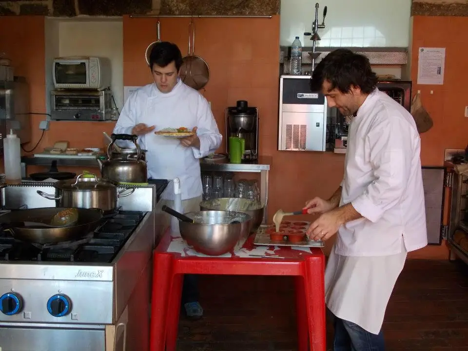 Interior e pratos do Cor de Tangerina em Abrantes (5)