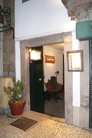Interior e pratos do Taberna Velhos Tempos em Braga, Braga (5)