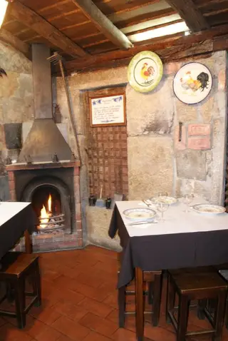 Interior e pratos do Taberna Velhos Tempos em Braga, Braga (7)
