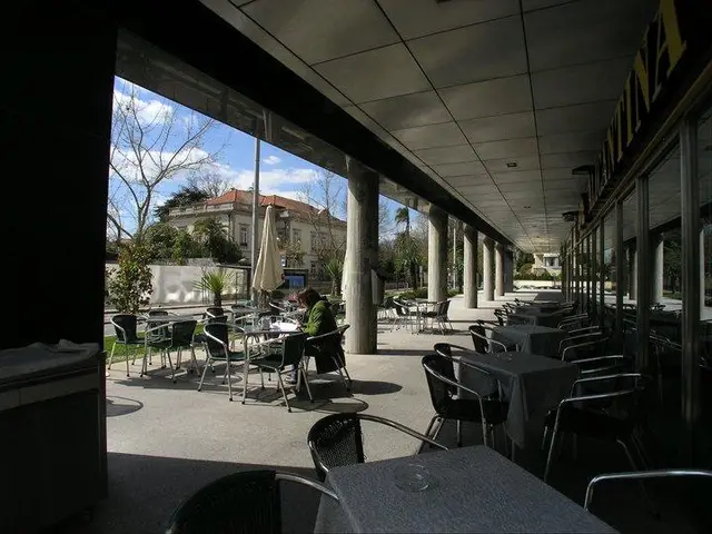 Interior e pratos do Alicantina - Campo Alegre em Porto, Porto (3)