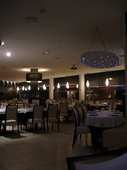 Interior e pratos do Companhia dos Grelhados em Braga, Braga (2)