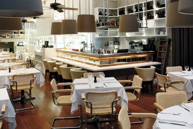 Interior e pratos do Al Forno Baixa em Porto, Porto (3)