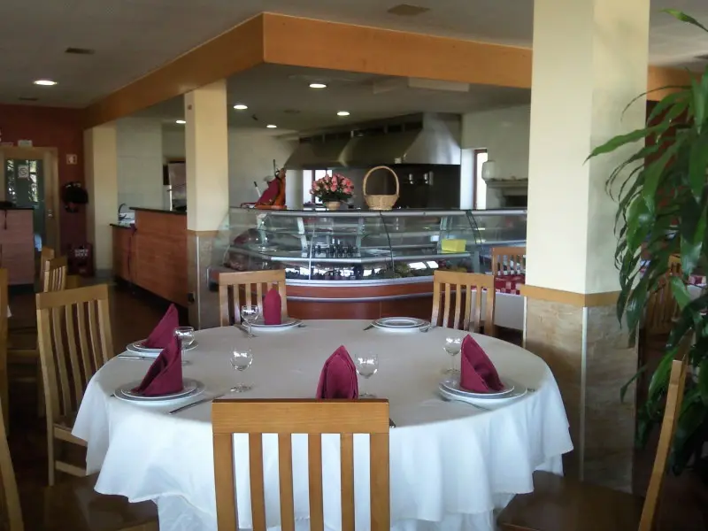 Interior e pratos do O Bom Grelhado em Vila Verde, Amares (11)