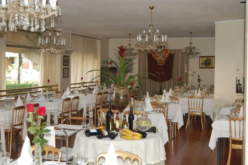 Interior e pratos do Líder em Porto, Porto (6)