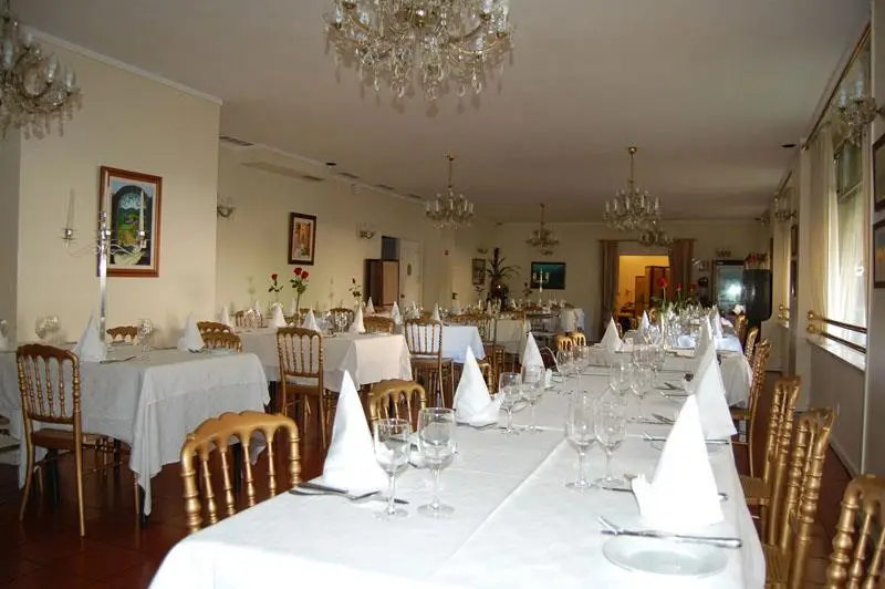 Interior e pratos do Líder em Porto, Porto (2)