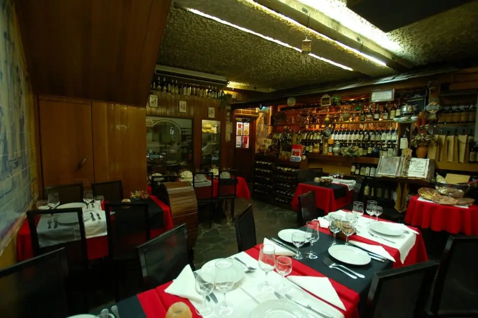 Interior e pratos do O Fumeiro em Lisboa, Lisboa (6)