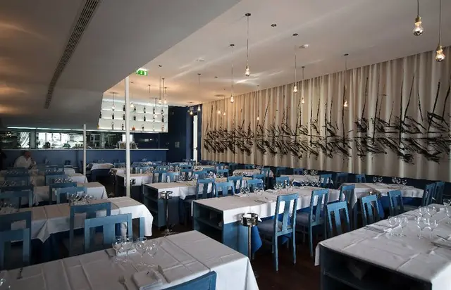 Interior e pratos do 5 Oceanos em Matosinhos, Matosinhos (4)