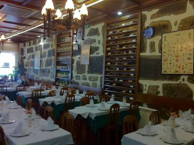 Interior e pratos do Mar na Brasa em Matosinhos, Matosinhos (6)