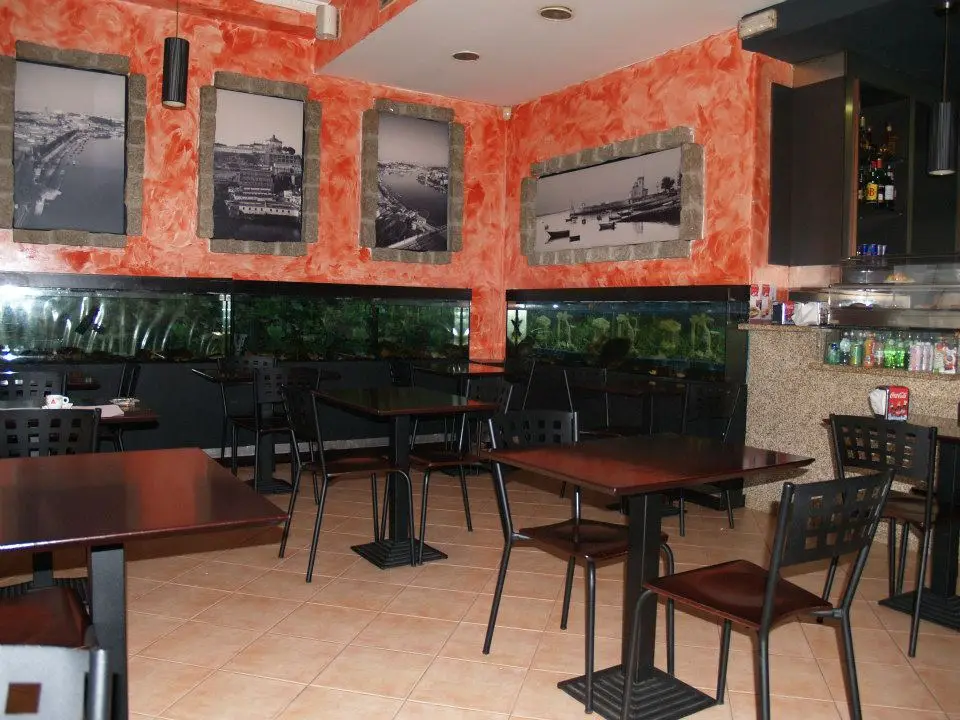 Interior e pratos do Bessa Grill em Porto, Porto (2)