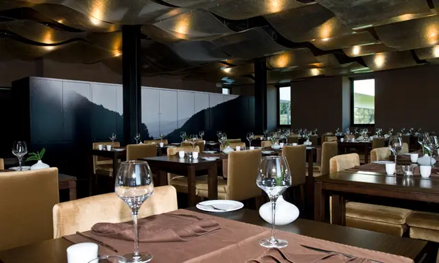 Interior e pratos do Eça - Douro Palace Hotel Resort & Spa em Baião, Resende (4)