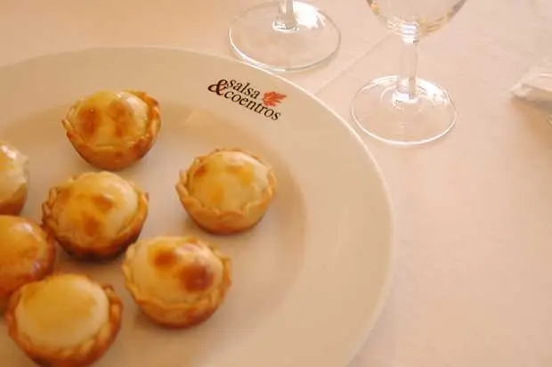 Interior e pratos do Salsa & Coentros em Lisboa, Lisboa (2)