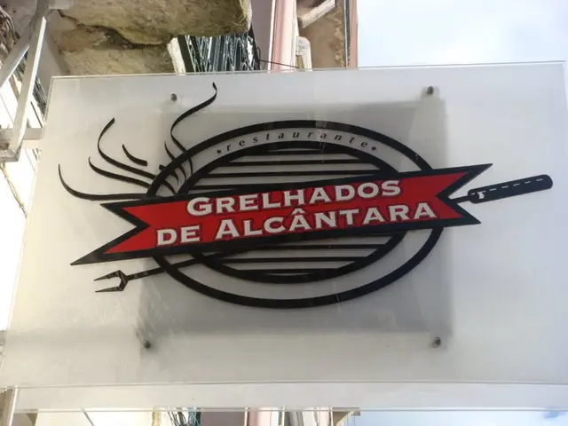 Interior e pratos do Grelhados de Alcântara em Lisboa, Almada (4)