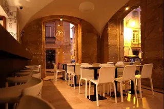 Interior e pratos do Taberna Tosca em Lisboa, Lisboa (3)