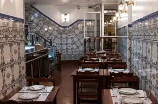 Interior e pratos do 118 em Lisboa, Lisboa (12)
