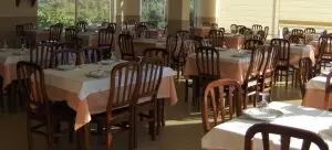 Interior e pratos do Ponto de Encontro em Fátima, Lisboa (2)