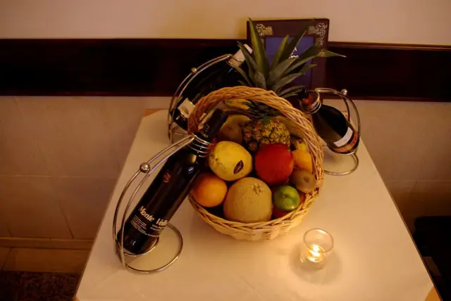 Interior e pratos do O Tachinho em Lisboa, Lisboa (9)